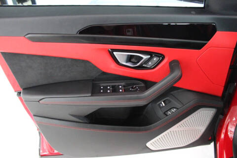 2023 Lamborghini Urus S