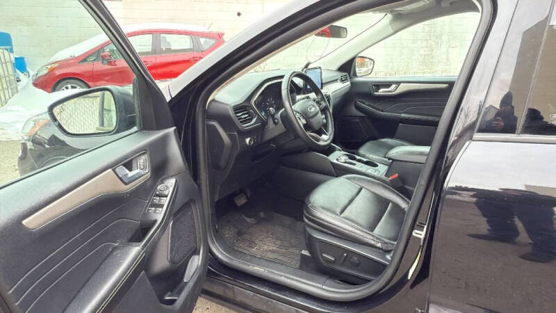 2022 Ford Escape SEL