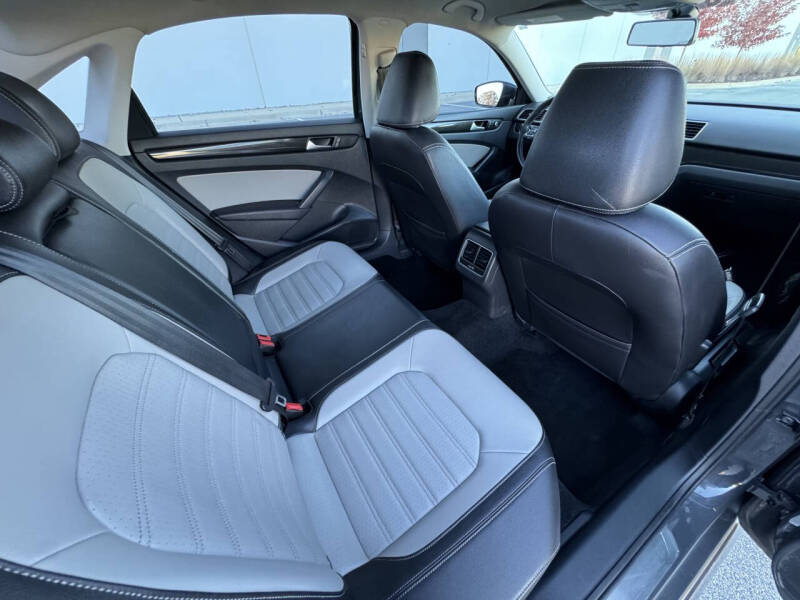 2015 Volkswagen Passat 1.8T Sport