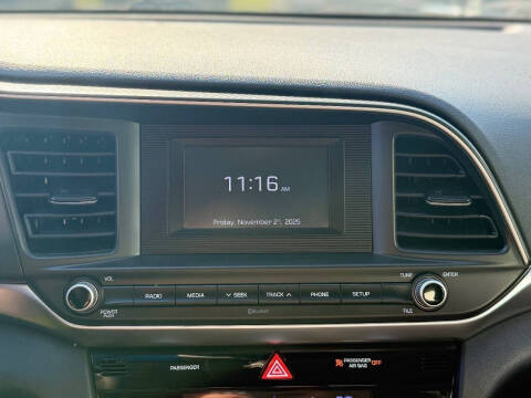 2020 Hyundai Elantra SE