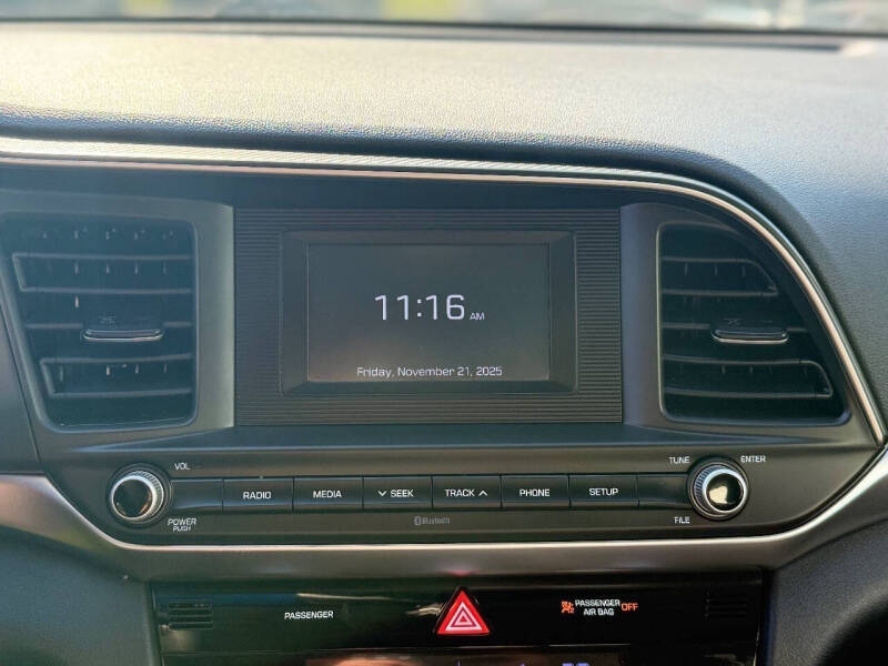 2020 Hyundai Elantra SE