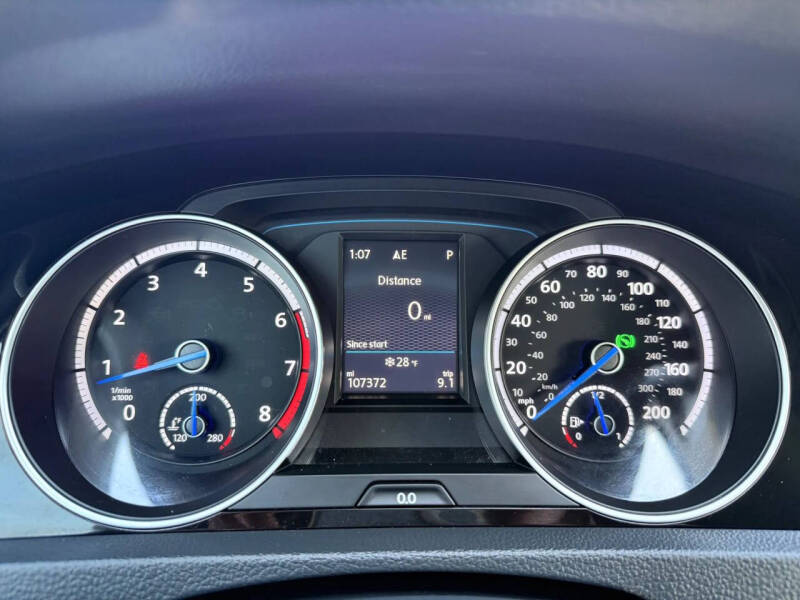 2017 Volkswagen Golf R 4Motion