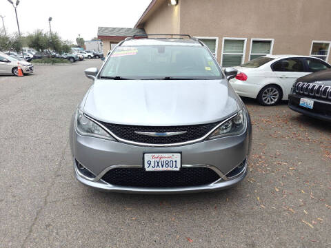 2018 Chrysler Pacifica Touring L