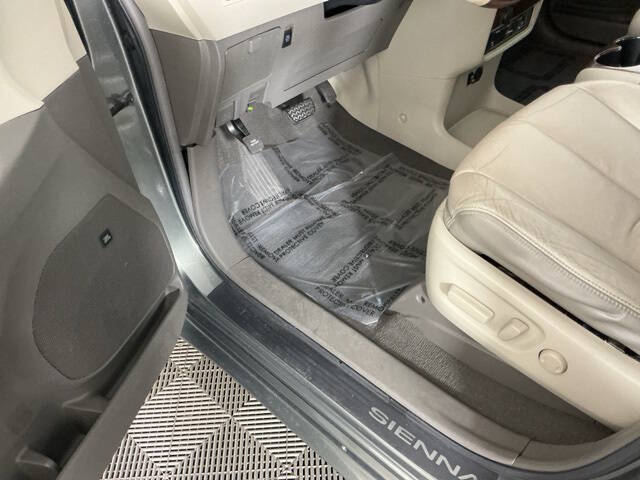 2011 Toyota Sienna Limited 7-Passenger