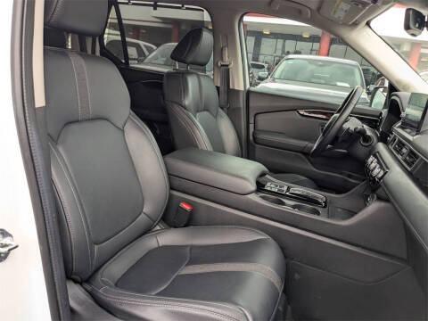 2024 Honda Pilot EX-L w/Rear Captain's Chairs