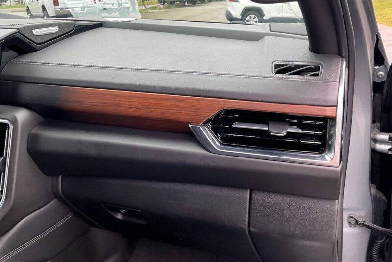 2025 GMC Yukon XL Denali