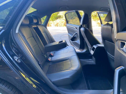 2017 Volkswagen Passat 1.8T R-Line