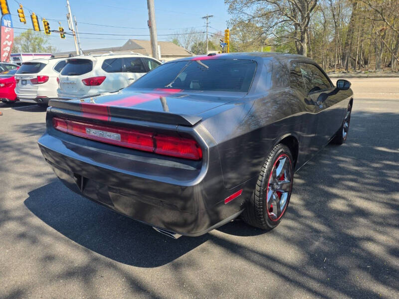 2014 Dodge Challenger SXT