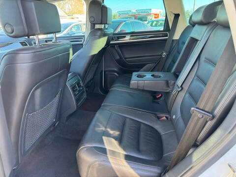 2017 Volkswagen Touareg V6 Executive