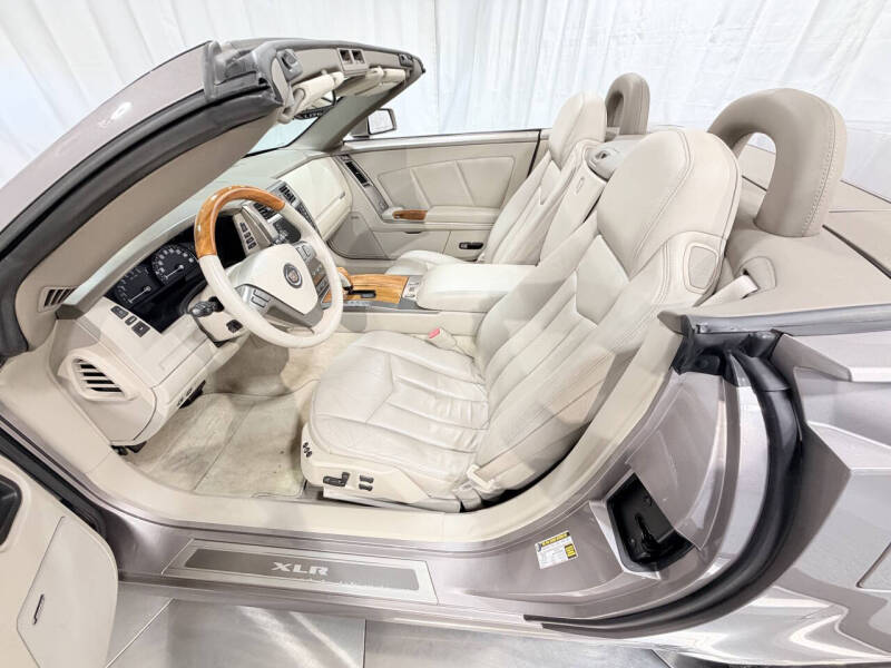 2005 Cadillac XLR