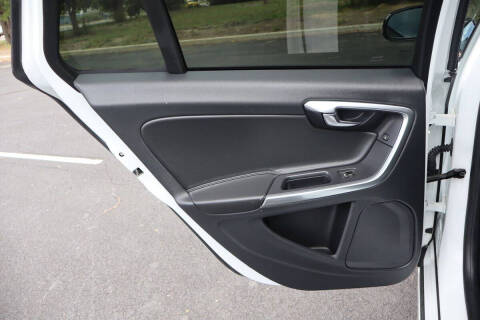 2018 Volvo V60 Cross Country T5 Premier