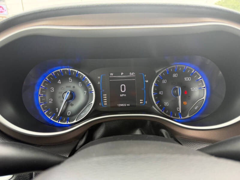 2017 Chrysler Pacifica Touring-L