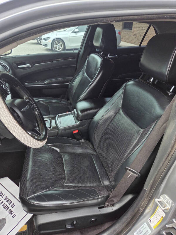 2017 Chrysler 300 C