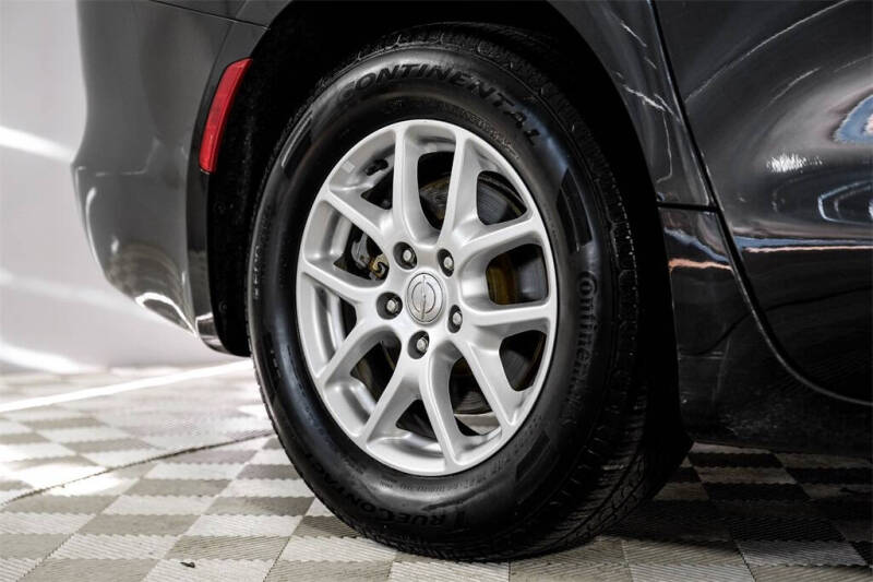 2020 Chrysler Voyager LXi