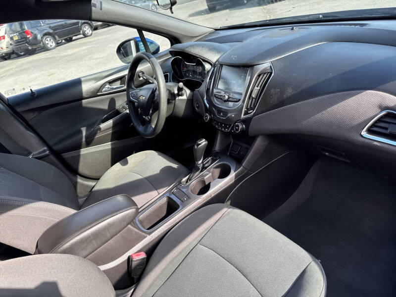 2018 Chevrolet Cruze LT Auto