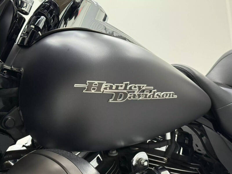 2017 Harley-Davidson Street Glide Special