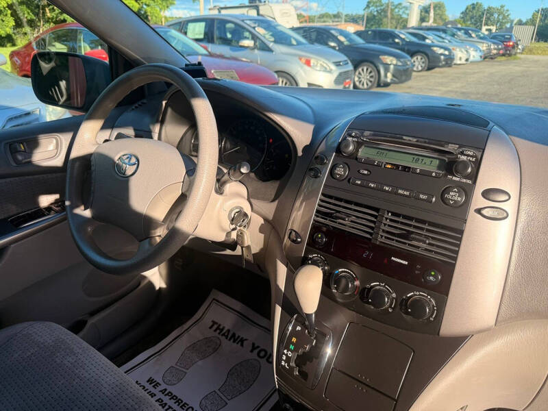 2006 Toyota Sienna LE 7 Passenger