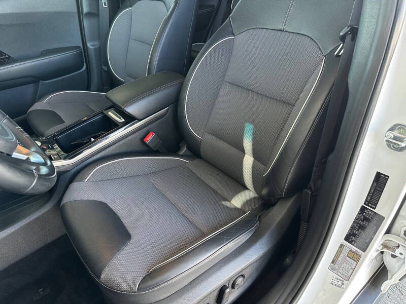 2021 Kia Niro EX - Photo 14
