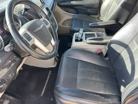 2014 Chrysler Town and Country Touring