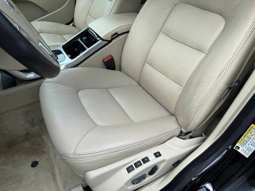 2016 Volvo XC70 21