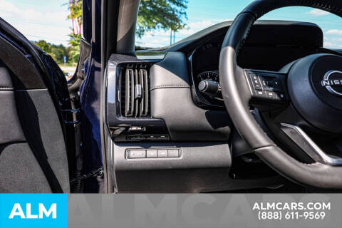 2024 Nissan Pathfinder SV