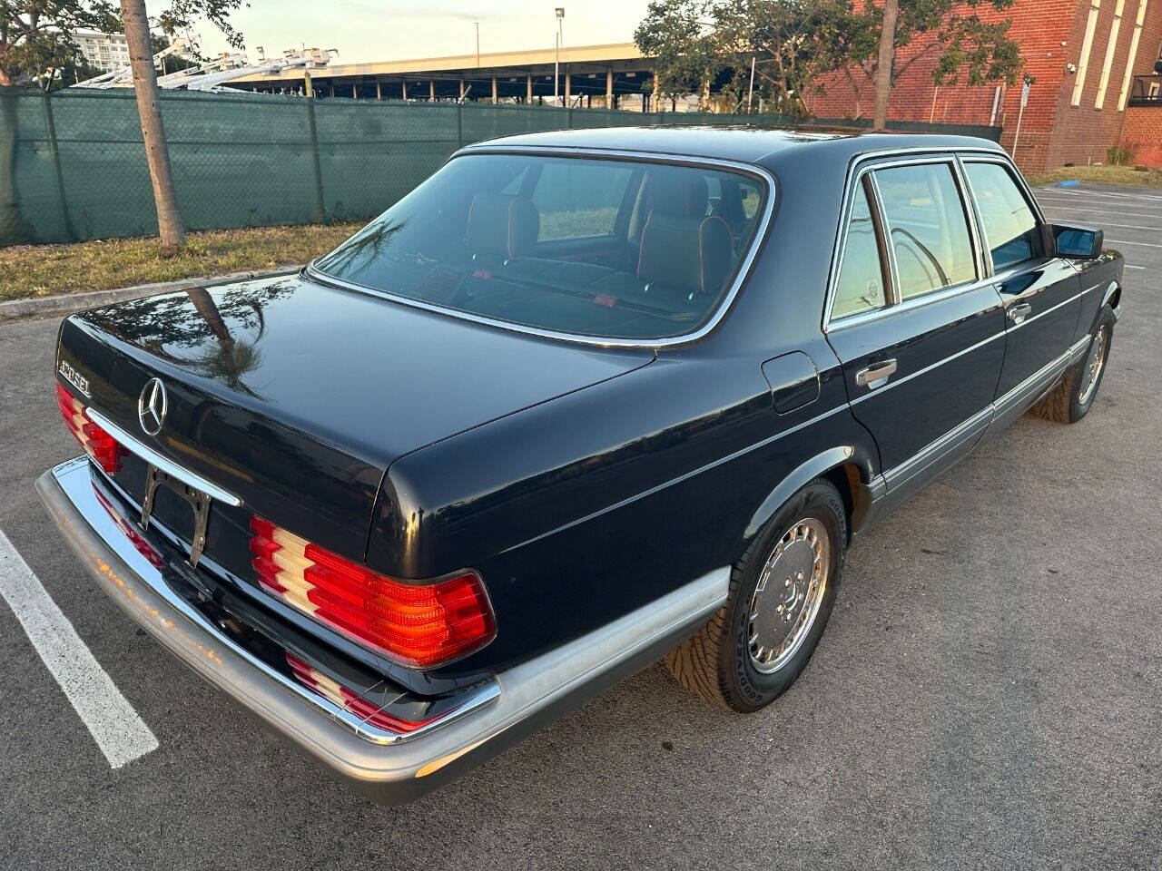 1988 Mercedes-Benz 420-Class  - $8,900