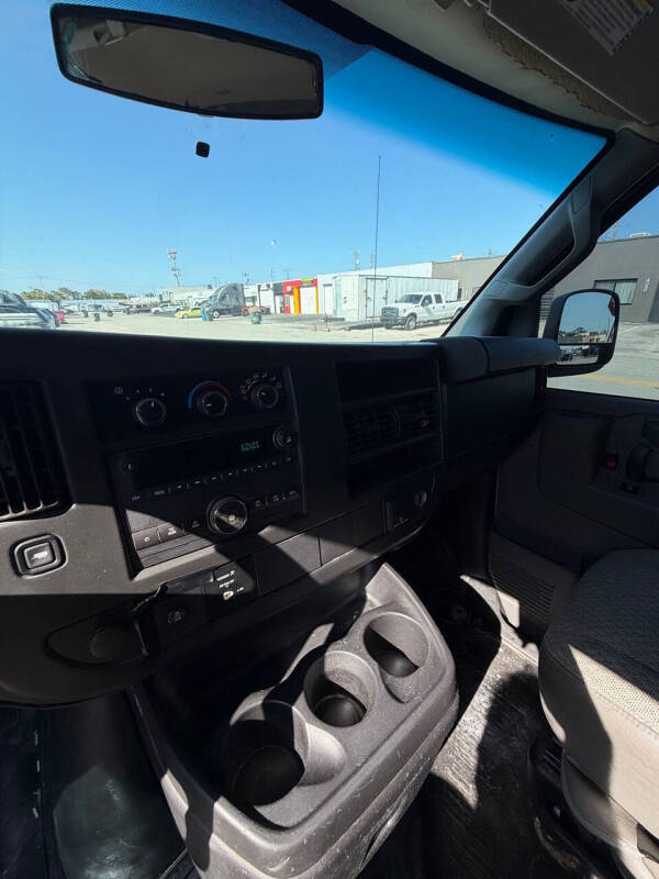 2017 Chevrolet Express 2500
