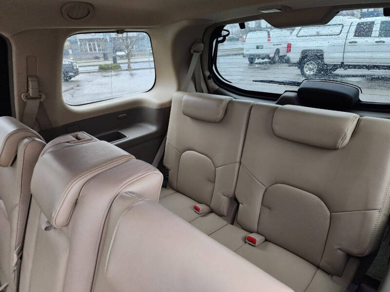 2011 Nissan Pathfinder LE