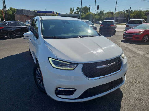 2022 Chrysler Pacifica Hybrid Touring L