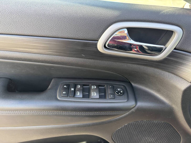 2020 Jeep Grand Cherokee Laredo E