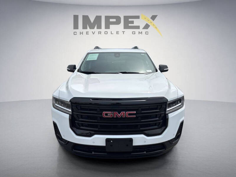 2023 GMC Acadia SLT
