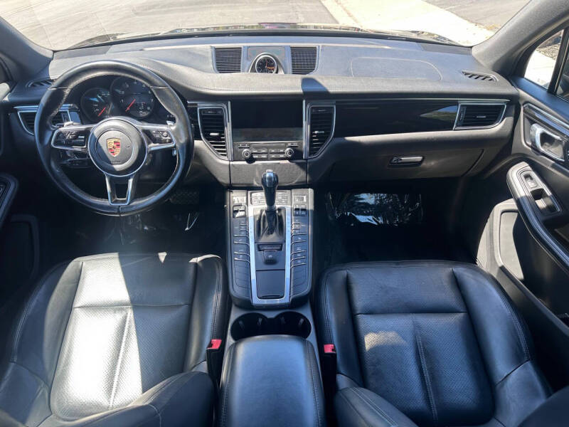 2017 Porsche Macan