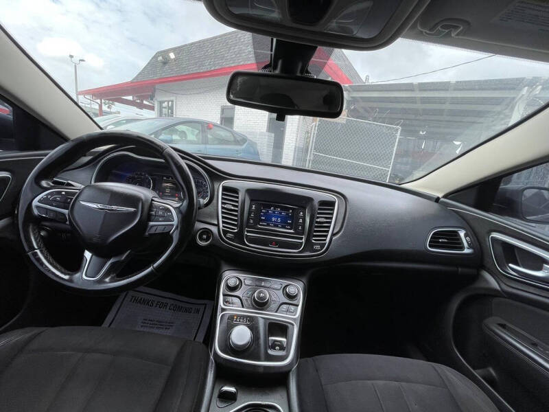 2015 Chrysler 200 Limited