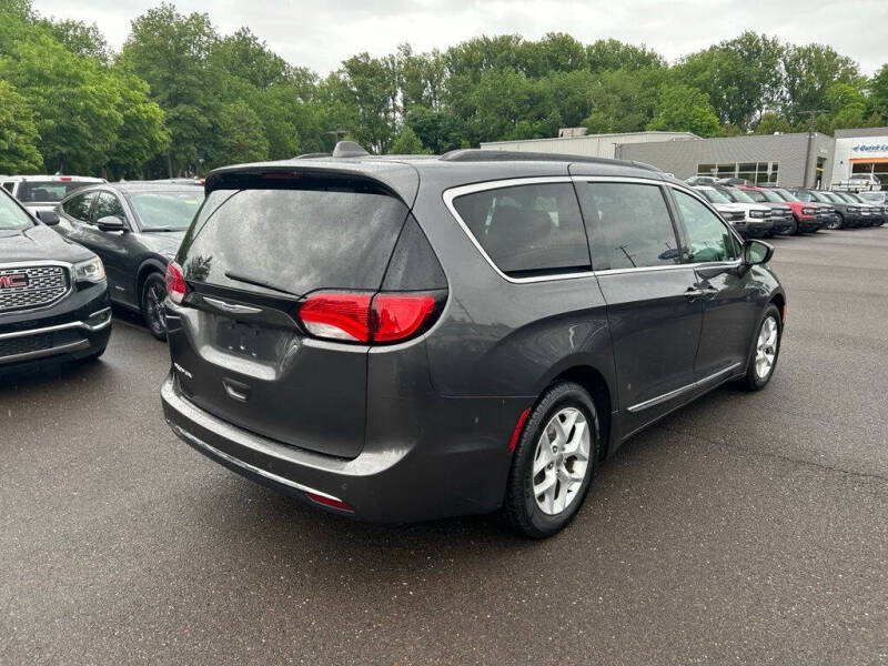 2017 Chrysler Pacifica Touring-L