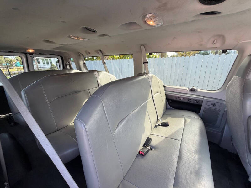 2013 Ford E-Series E-350 SD XL