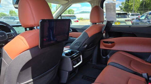 2024 Kia Carnival SX