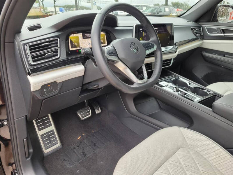 2025 Volkswagen Atlas Cross Sport SEL Premium R-Line 4Motion