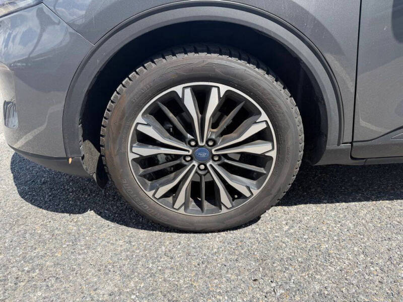 2022 Ford Escape SEL