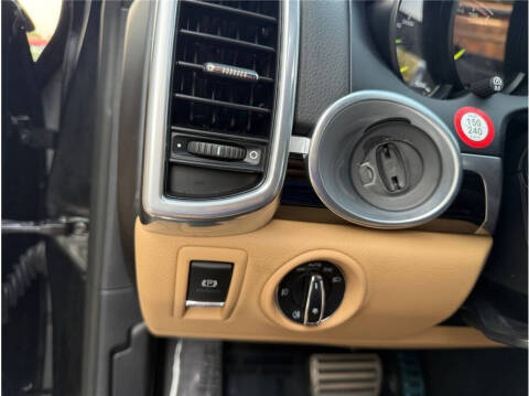 2016 Porsche Cayenne S E-Hybrid