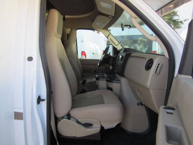 2017 Ford E-Series E-450 SD