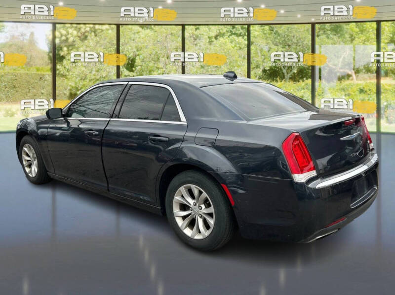 2018 Chrysler 300 Touring L