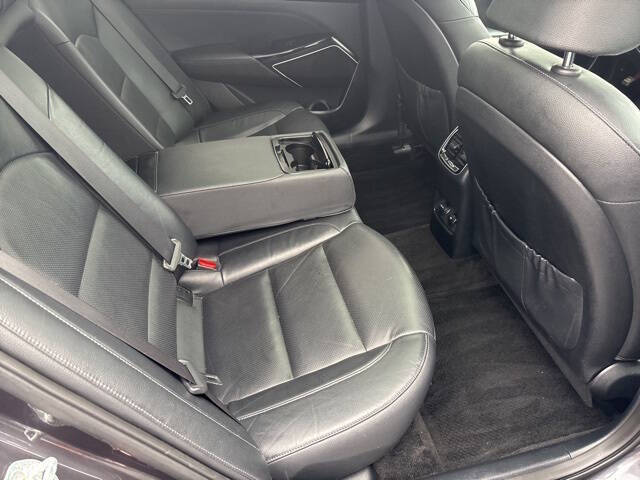 2017 Kia Cadenza Premium