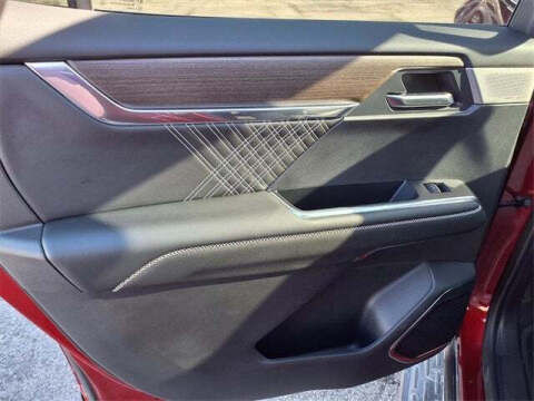 2024 GMC Acadia Denali