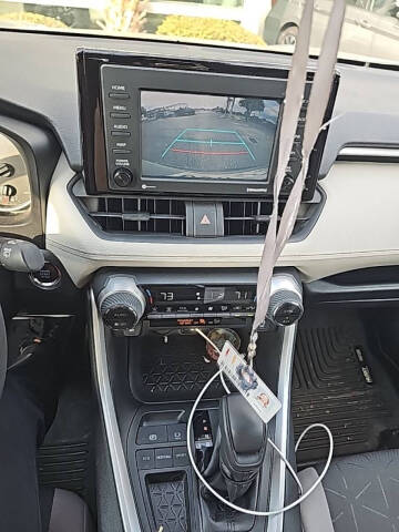 2020 Toyota RAV4 XLE