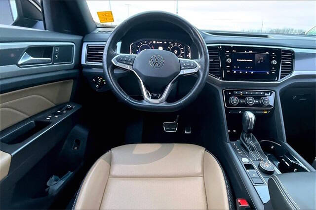 2022 Volkswagen Atlas Cross Sport V6 SEL R-Line 4Motion