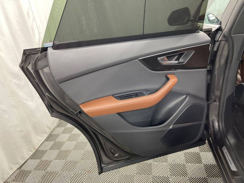 2022 Audi Q8 quattro Premium Plus 55 TFSI