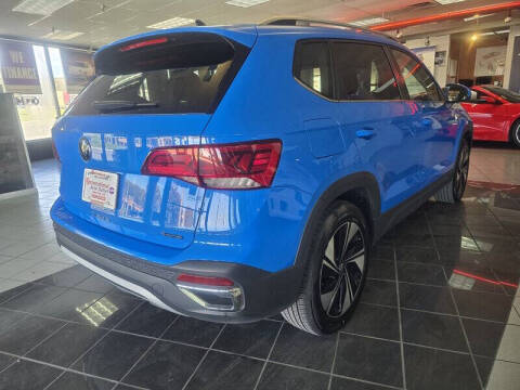 2024 Volkswagen Taos SE 4Motion