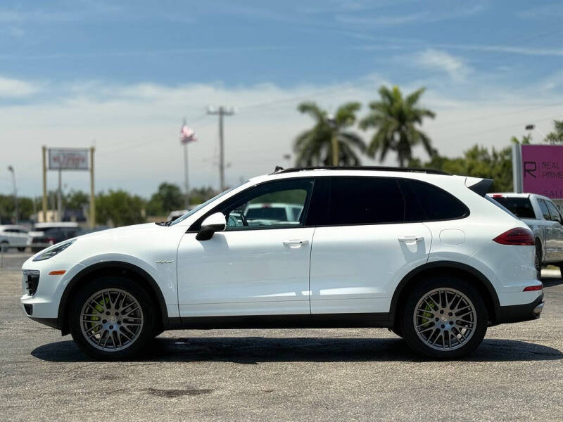 2016 Porsche Cayenne S E-Hybrid