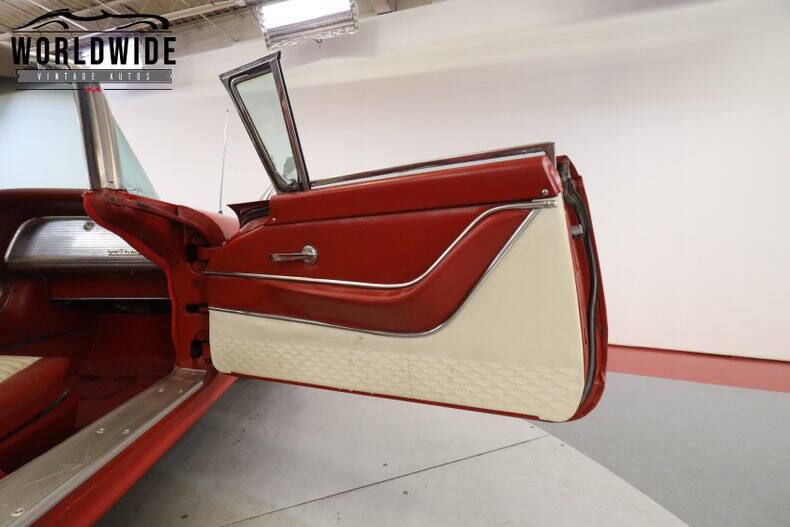 1959 Ford Thunderbird