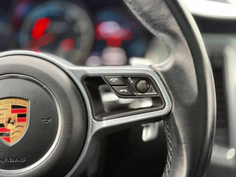 2018 Porsche Macan Turbo
